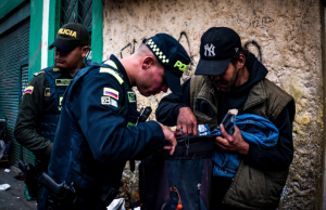 Policía expide resolución con estrictas reglas para el uso de armas