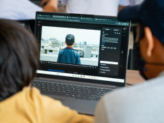 Denuncian crisis en programa educativo por computadores defectuosos