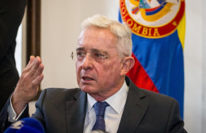 Tras actos vandálicos, Uribe suspende agenda política en Medellín