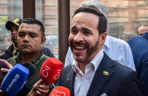 Otro duro cruce de acusaciones entre los candidatos De la Espriella y Cepeda