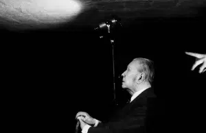El esplendor literario de Borges en 90 manuscritos y 4 ediciones de sus libros memorables se exhibe en Madrid