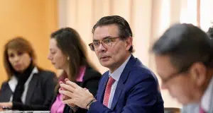 Las propuestas de Alejandro Gaviria para superar la crisis más grave de la salud en 30 años: incluye liquidar Nueva EPS y recalcular la UPC