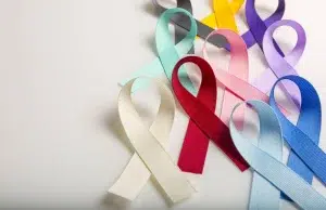 Cada hora 13 colombianos reciben un diagnóstico de cáncer: con inteligencia artificial y terapias dirigidas expertos buscan cambiar el panorama