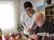 Las variantes genéticas que podrían frenar el Alzheimer durante décadas, incluso en personas de alto riesgo