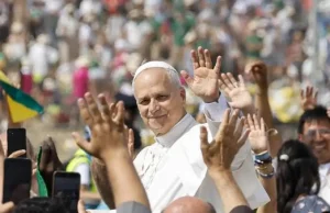 El papa León XIV advierte a los jóvenes de la adicción al teléfono móvil y pide que se pongan límites