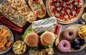 La dieta occidentalizada es ‘tóxica’ para el organismo: este patrón dietético afecta la microbiota intestinal
