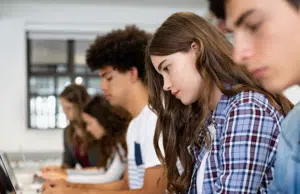 Fundación SURA abre convocatoria de becas para estudiar pregrados y maestrías en ciencias económicas, sociales y humanas
