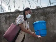 Director de la OMS alerta que muchos contactos con enfermos de ébola no han podido ser rastreados en el Congo