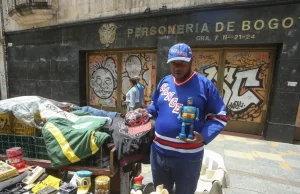 De un Frankenstein de $600.000 a un carro a escala de $1,5 millones: las piezas de colección que se esconden en el centro de Bogotá