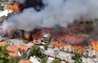 Videos muestran cómo fue voraz incendio que consumió lujoso resort en República Dominicana y forzó evacuación masiva de más de mil turistas: así quedó