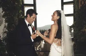 Dua Lipa revela el vestido de su boda con Callum Turner: es Chanel, compuesto por 480.000 cuentas y más de 1.000 horas de costura