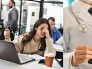 Trabajar más de 55 horas semanales aumenta un 35% el riesgo de accidente cerebrovascular, según la OMS sobre la jornada laboral ideal