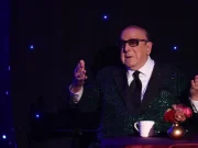 Murió el legendario productor musical Clive Davis, que impulsó las carreras de Bruce Springsteen, Carlos Santana y Whitney Houston