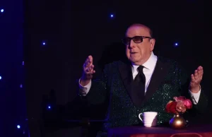 Murió el legendario productor musical Clive Davis, que impulsó las carreras de Bruce Springsteen, Carlos Santana y Whitney Houston