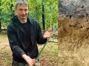 Un aficionado a la detección de metales salió a buscar tesoros en un bosque y descubrió una espada de casi 3.000 años de antigüedad en Polonia