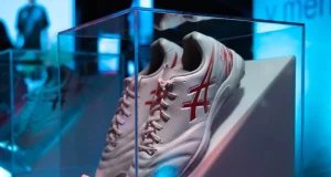 ASICS llega al mercado colombiano del fútbol con la línea de guayos DS LIGHT™