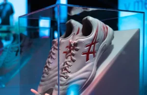 ASICS llega al mercado colombiano del fútbol con la línea de guayos DS LIGHT™