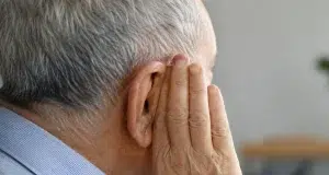 No solo afecta el oído: la pérdida auditiva también puede impactar la salud cerebral