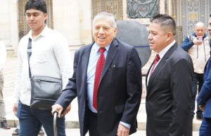 César Gaviria se recupera tras cirugía abdominal en Bogotá