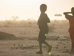 La mitad de los niños del mundo vive bajo amenazas climáticas