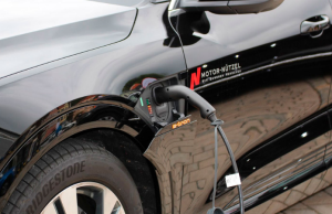 Nueva estrategia busca impulsar la producción de vehículos eléctricos