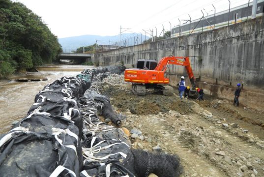 Metro sigue trabajando contra la erosión del río Medellín en tramo del Aburrá Sur