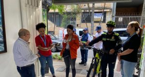 Policías en bicicleta apoyan la seguridad en el comercio de El Poblado