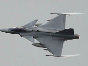 Comisión de Acusación investiga a Petro por compra de aviones Gripen
