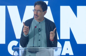 Llamado a la serenidad y calma hace excandidato Iván Cepeda