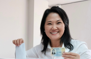 Keiko Fujimori lidera segunda vuelta de elecciones presidenciales en Perú