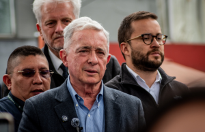 Santiago Uribe se entregó a las autoridades para cumplir condena de 28 años