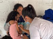 Vacunación desigual y más enfermedades: las alertas que deja un nuevo informe sobre la salud pública en Colombia