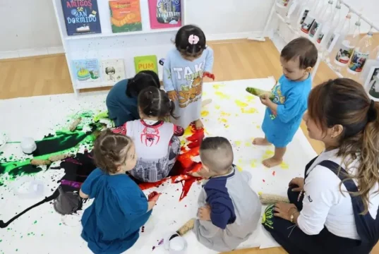 Informe revela graves falencias en la atención integral a la niñez en Colombia: recursos actuales no alcanzan para uno de cada tres niños