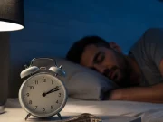Dormir una hora y media menos puede hacerle subir de peso: estudio revela un efecto que pocos imaginan