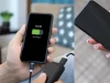 ¿Se conecta primero el cargador al enchufe o el cable al teléfono? El error al cargar el celular que puede dañarlo