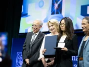 La china Hong Wang es premiada con la Medalla Fields, el ‘Nobel’ de las Matemáticas: es la tercera mujer en lograrlo
