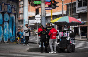 Capturan a expendedor de droga camuflado de ambulante en Bogotá