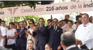 Presidente electo De La Espriella encabezó desfile del 20 de Julio en Medellín