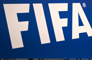 Infantino da marcha atrás y retira plan de inversión privada en la FIFA