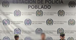 Capturan dos asaltantes que robaron celulares en local comercial de El Poblado