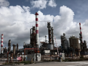 OPEP+ aumenta cuotas de producción de petróleo en 188.000 barriles diarios
