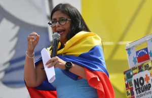 Es un beneficio para Venezuela: Delcy Rodríguez sobre apertura económica