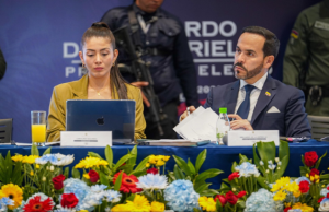 Cundinamarca presenta proyectos viales durante empalme con De la Espriella
