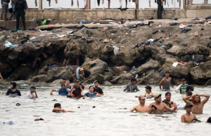 Italia cerró frontera marítima y aérea con España