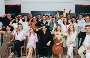 De La Espriella alista retiro con su equipo antes de la posesión