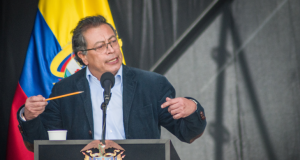 Petro insiste en que “se robaron” las elecciones pero entregará el poder