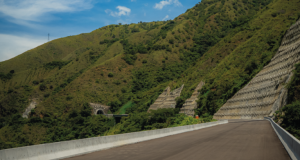 No existe atraso en contrato de equipos del Túnel del Toyo: Invías
