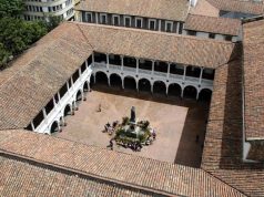 Universidad del Rosario renueva su programa de periodismo: incluirá formación en IA y pasará de 9 a 8 semestres