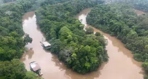 Minería ilegal no da tregua en el Parque Nacional Natural Río Puré: identifican 41 balsas activas que podrían extraer hasta 120 kilos de oro al mes