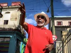 El cubano Leonardo Padura obtuvo el Premio Liber 2026 en España, al autor hispanoamericano más destacado